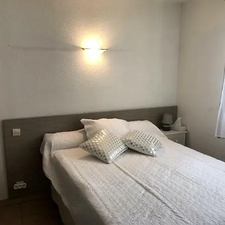 2pcs Roussillion Lägenhet *